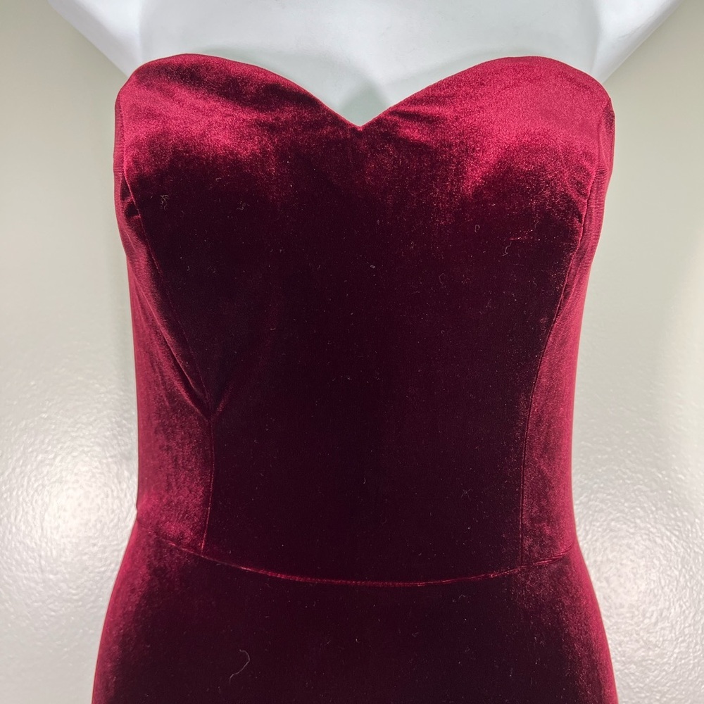 Revelry Burgundy Velvet Gown - Picture 5 of 10